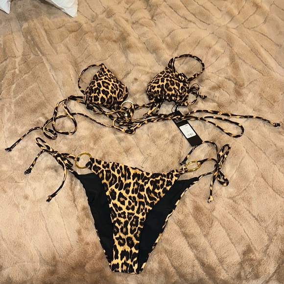 Bikini set - Picture 1 of 3